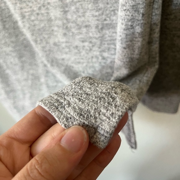 Banana Republic Drapey Pocket Scoop Neck in Heather Gray Women’s Size S - Picture 12 of 12